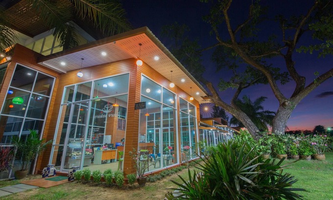 Warin Chamrap Hotel | Baan Suan Khunta Golf Resort