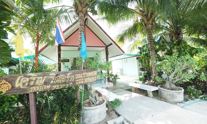 Samut Songkhram Hotel | Baan Suanjarean Resort