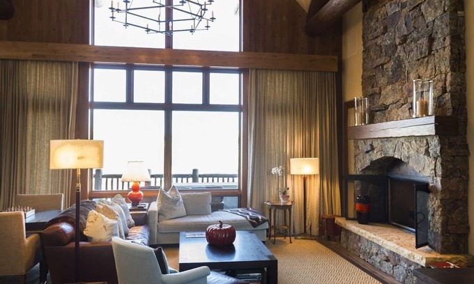 Avon Hotel | Bachelor Gulch Village