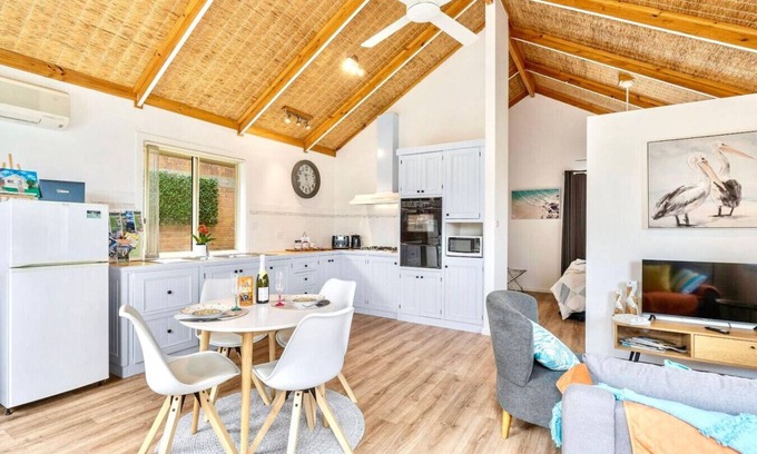 Victor Harbor Cabin | Back 'O' Burke Victor Harbor