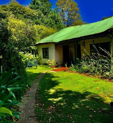 Hogsback House | Back o' the Moon Holiday cottage