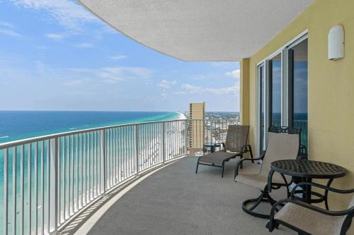 West Panama City Beach House | Bahama Breeze by AvantStay Gulf Front 2 Pools Beach Chairs Included