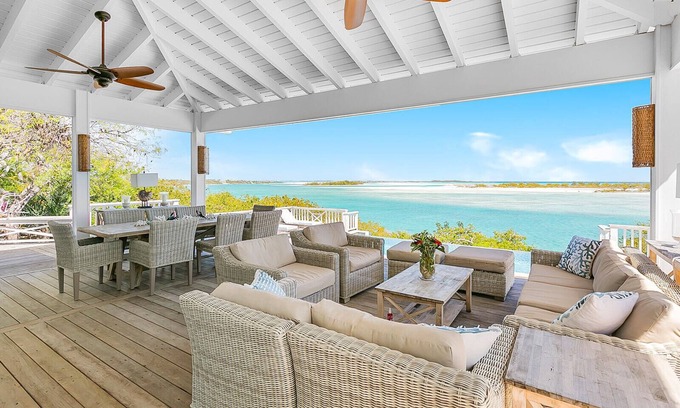 Hartswell Villa | Bahari House - Luxury Oceanfront Villa w/Spectacular View, Pool, Spa and Dock