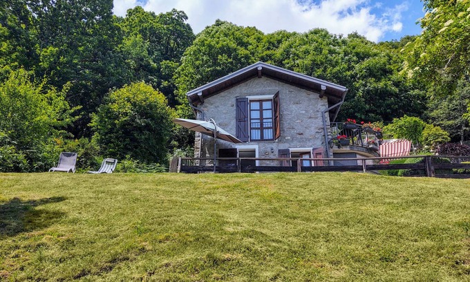 Peglio House | Baita dei Nonni by Interhome