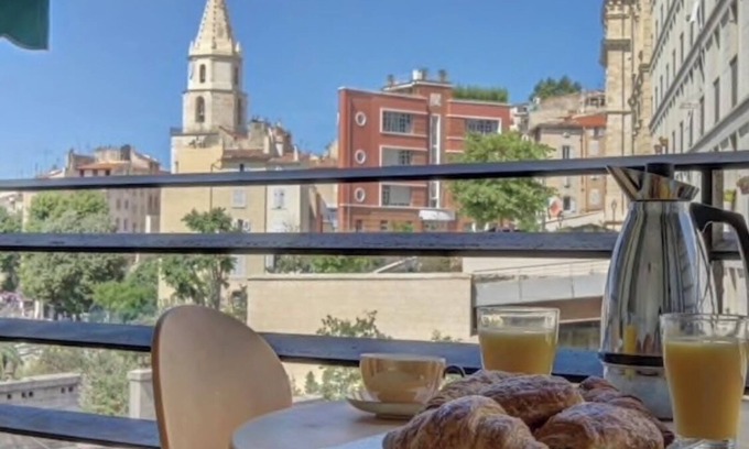 Les Grands Carmes Apartment | Balcon sur le Vrai Marseille