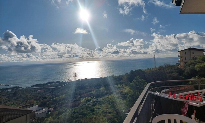Joppolo Apartment | Balcony-Golfo di Gioia-SunsetViews-AuthenticItaly