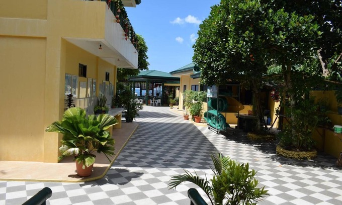 Inopacan Hotel | Bamboo beach Conalum is an beach resort with European/Asian restaurant.