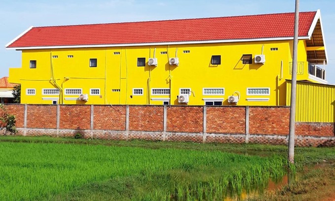 Siem Reap Apartment | Ban Sokluy bigger AC apartment 1-2pax including kitchen living office space