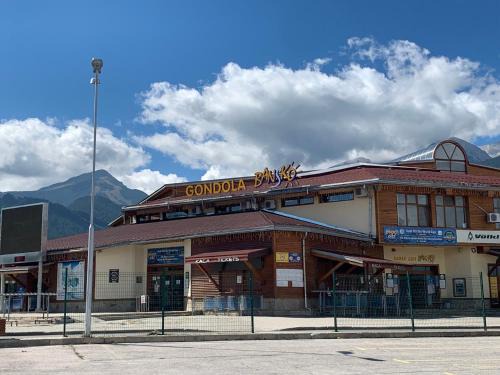 Shiligarnika Apartment | Bansko Ski to Door Apartment