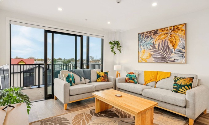 Christchurch City Centre Cottage | Barbadoes Beauty - Christchurch Holiday Apartment
