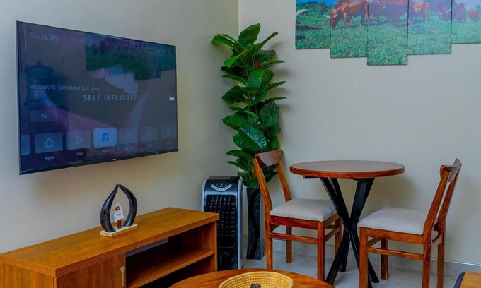 Bukoto Apartment | Barksdale Enterprise With Netflix. Ac.Wi-Fi.