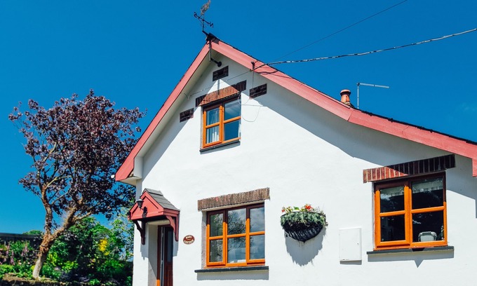 Haverfordwest Cottage | BARN COTTAGE, family friendly, with open fire in Haverfordwest