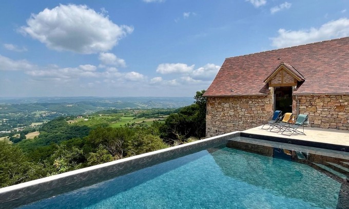 Loubressac House | Barn with exceptional view over the Dordogne valley!