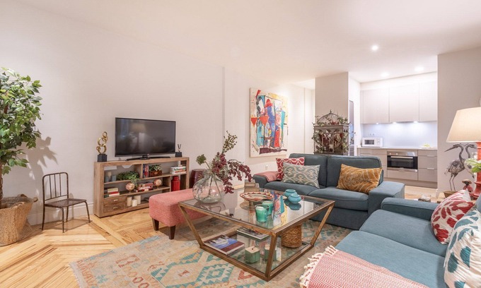 Milla de Oro Apartment | Barrio de Salamanca 4 pax (Castello II)