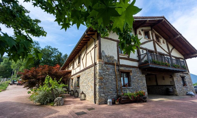 Forua House | Baserri Forua by Urdaibai Rentals