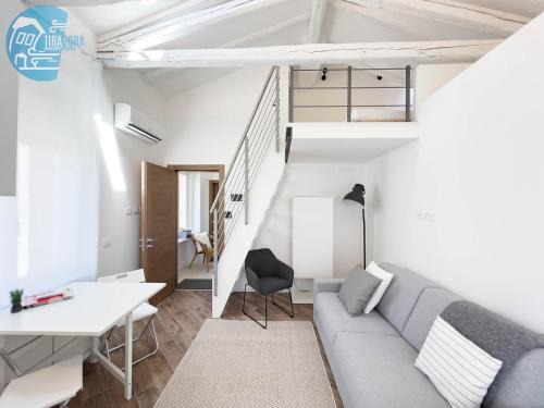 Altipiano Est Apartment | Basovizza 3 Angelica Tirabora Short Rent