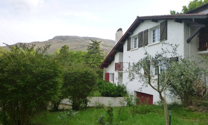 Ascain House | Basque house of 200m2 in a garden of 2500m2