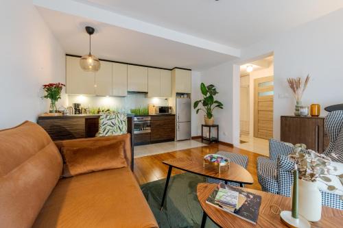 Pszczyna Apartment | BATOREGO FLATS No 13 Pszczyna - Walk to Castle - Apartment with Parking, Balcony, Elevator, Fast WiFi