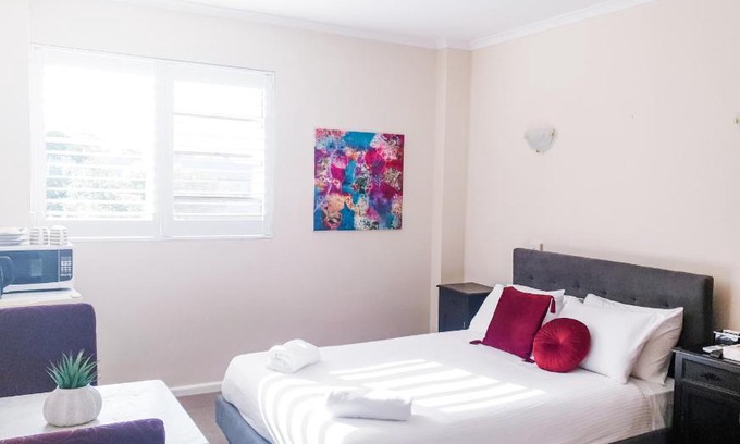 Sanctuary Point Hotel | Bay & Basin