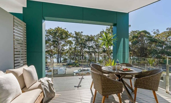 Huskisson Apartment | Bay Breeze Summary: M