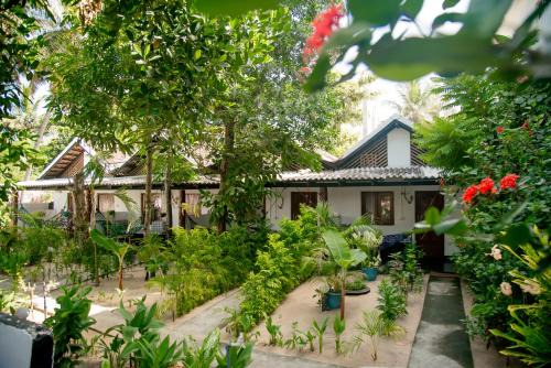 Pottuvil Division 2 House | Bay Dreams Beach Hotel & Surf Camp