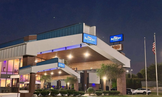 Southport Hotel | Baymont by Wyndham Indianapolis South