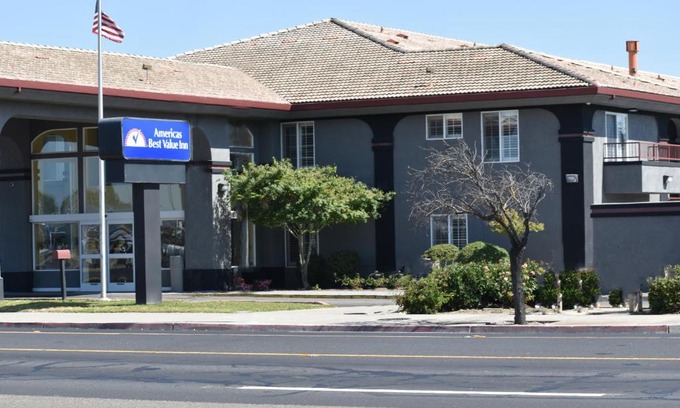 Manteca Hotel | Baymont by Wyndham Manteca