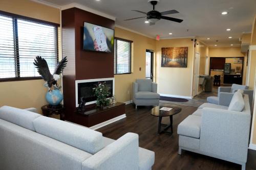 Manning Hotel | Baymont Inn & Suites