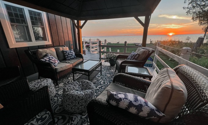 Kincheloe Cottage | Bayside Bungalow: Golden Leaves and Lakefront Sunsets – Book Your Fall Escape!