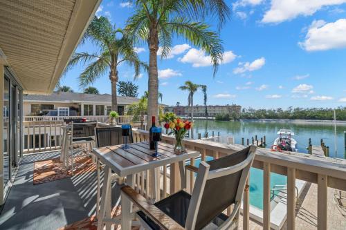 Siesta Key House | Bayside Escape-Condo w Dock Pool and Near Beach