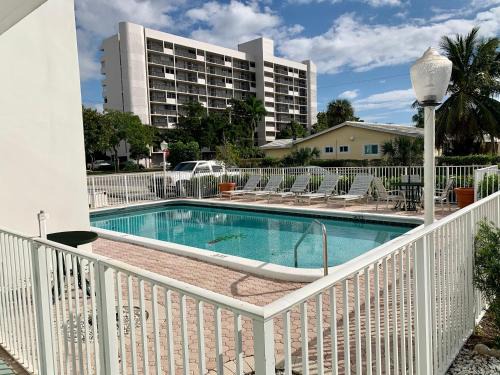 East Fort Lauderdale Apartment | Bayview Regency Apartments By Lowkl