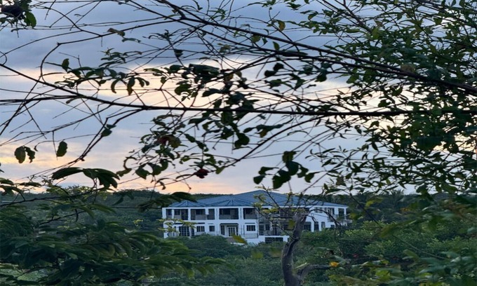 Spring Village Villa | Bayview Villa First & Only 7 Bedroom lodging with Seaview in Clarendon, Jamaica.