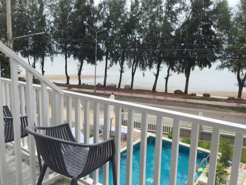 Pak Nam Pran Bed & Breakfast | BC Summer Beach