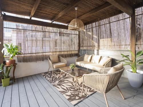 L'Hospitalet de Llobregat Apartment | BCN: ¡Exclusivos y cerca del Camp Nou!