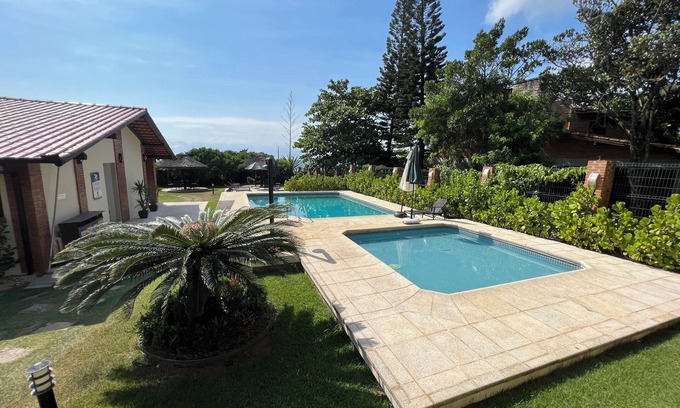 Estaleiro House | Beachfront house on a paradisiacal beach.