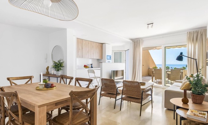 Radazul Apartment | Beach apartment with terrace and private parking