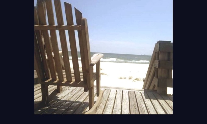 Fort Morgan House | Beach at your Doorstep!
