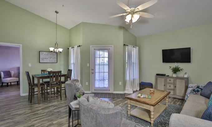 Clearwater Condo | "Beach Blessing 2"/2 Bed & 2 Full Baths