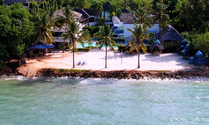 Mikocheni Hotel | Beach comber hotel and aprtments