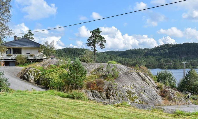 Oyslebo Apartment | Beach front apartment in øyslebø