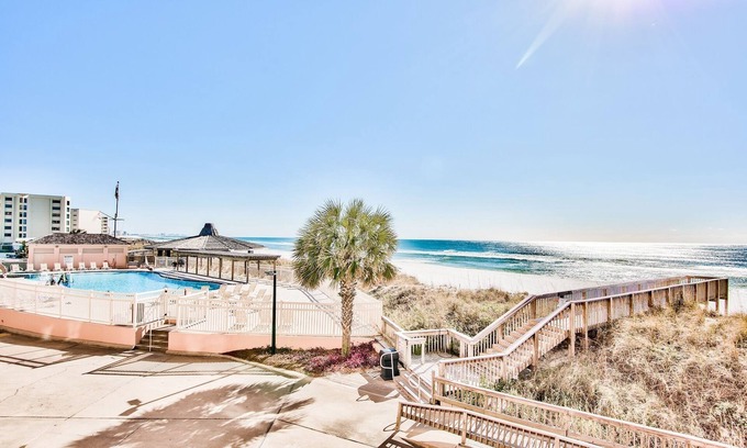 North West Florida Condo | BEACH FRONT AT JETTY EAST! 1 FREE BEACH CHAIR SET UP EACH DAY OF YOUR STAY!