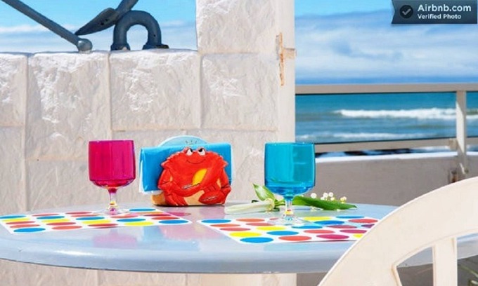 La Chaume Apartment | BEACH-FRONT COTTAGE/STUDIO. ROMANCE FOR 2. Linen provided.