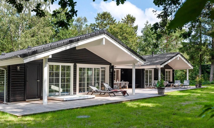 Udsholt Sand House | Beach front home in Græsted with WiFi