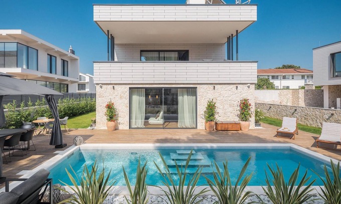 Funtana House | Beach front home in Porec