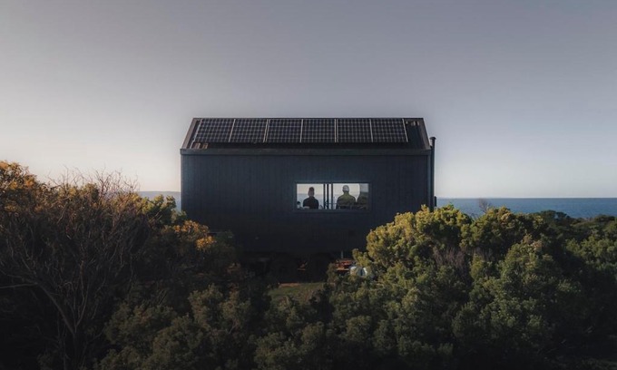 Antechamber Bay House | Beach Front Off-Grid Cabin on Kangaroo Island - Lyra