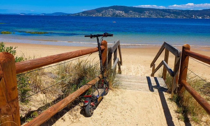Bellerive House | Beach House 3 mins Walk Bellerive Beach, Hobart