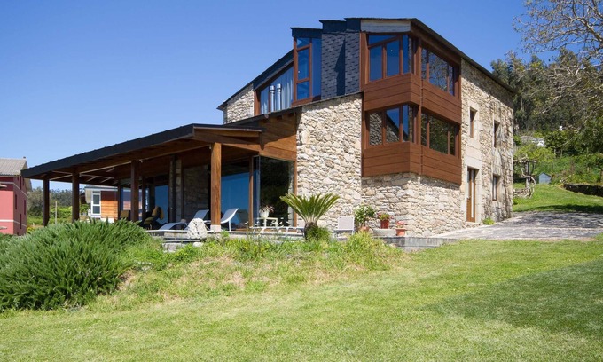 Faro House | Beach House Area with garden and porch