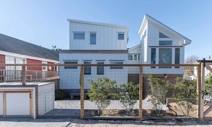 Ocean Beach House | Beach house just steps from the Ocean, in Ocean Beach