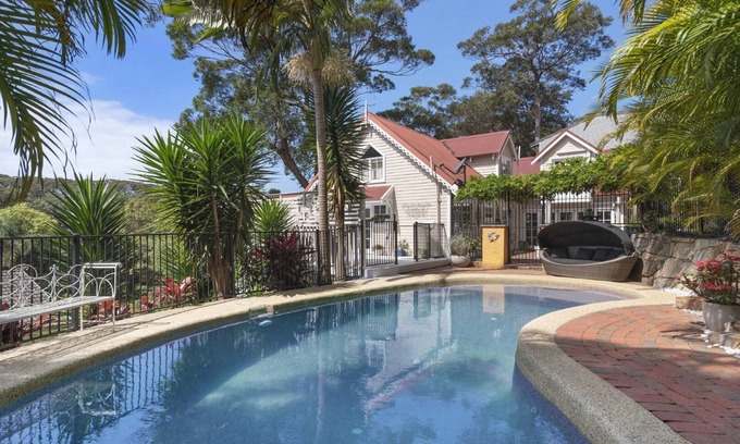 Copacabana House | Beach House with Pool at Copacabana