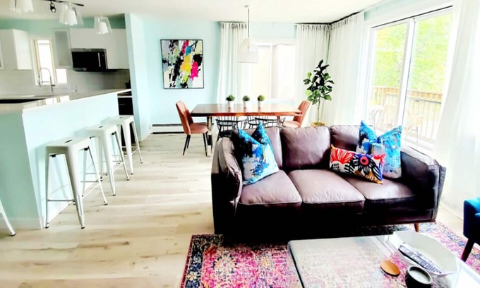 Crescent Heights House | Beach House without the beach